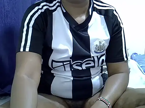 Snapshot of crazybeibe chatting on May 2026 01:54:01 PM crazybeibe online show from May 2026 01:54:01 PM