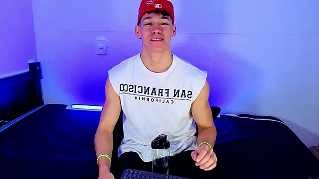 Luke Muscle online show from June 2026 02:01:02 PM