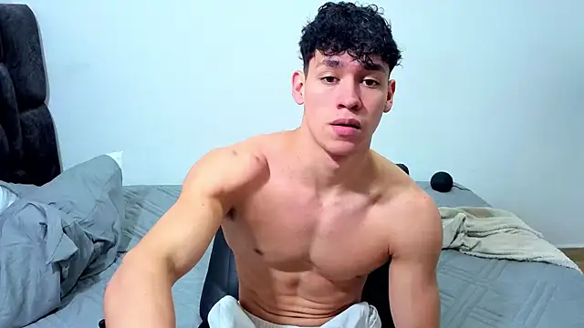 Luke Muscle online show from July 2026 08:09:02 PM