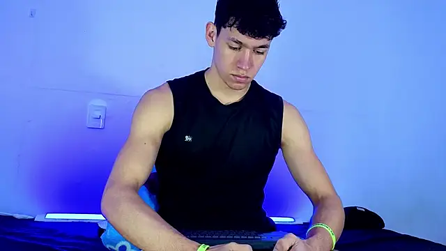 Luke Muscle online show from May 2026 01:10:02 PM