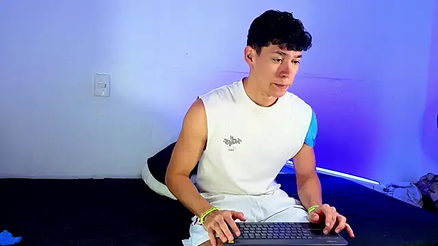 Luke Muscle online show from May 2026 03:22:02 PM