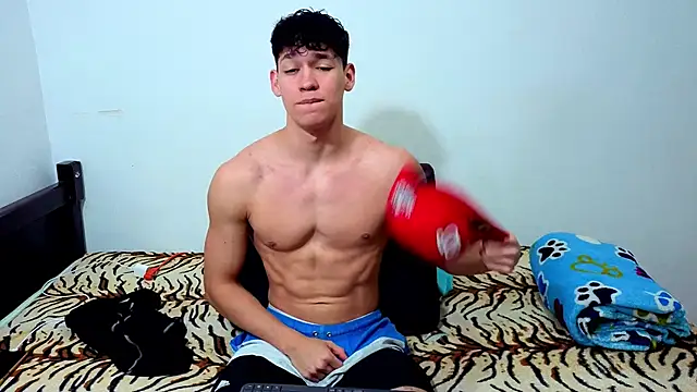 Luke Muscle online show from June 2026 02:12:01 PM