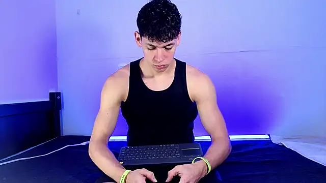 Luke Muscle online show from May 2026 12:34:01 PM