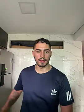 Gugostoso04 online show from May 2026 05:33:01 PM