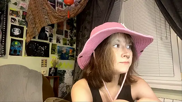YourFavoriteAltgirl online show from May 2026 09:23:01 PM
