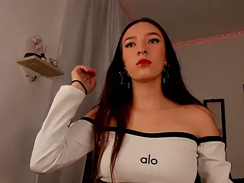 CristinaHanze  online show from May 2026 12:14:02 PM