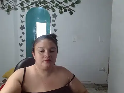 Snapshot of lucero_chuvy chatting on May 2026 07:53:01 PM lucero chuvy online show from May 2026 07:53:01 PM