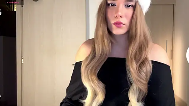Snapshot of goldenangel_4u chatting on June 2026 02:55:02 AM goldenangel 4u online show from June 2026 02:55:02 AM