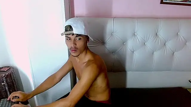 Angel foxc13 online show from June 2026 04:38:02 PM