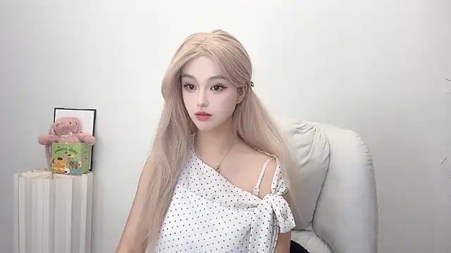Snapshot of jiangjiang2005 chatting on June 2026 05:01:02 PM jiangjiang2005 online show from June 2026 05:01:02 PM