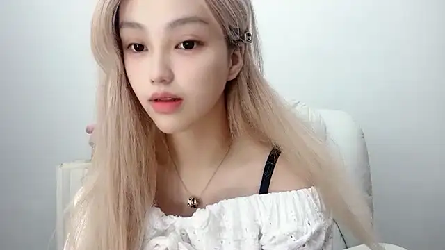 jiangjiang2005 online show from June 2026 05:52:01 PM