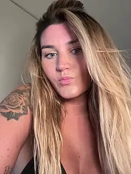 thebeachyblonde online show from July 2026 09:44:02 PM
