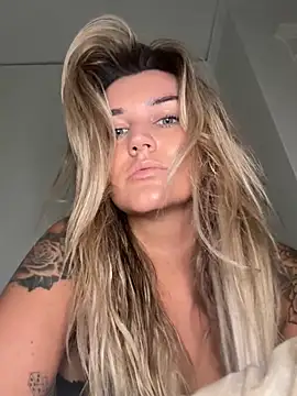 thebeachyblonde online show from July 2026 07:42:02 PM