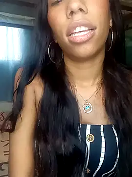 Snapshot of Valentina21aa chatting on May 2026 05:23:02 PM Valentina21aa online show from May 2026 05:23:02 PM