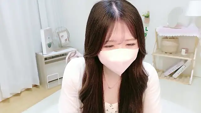Snapshot of Yuinyaaa chatting on July 2026 07:20:01 AM Yuinyaaa online show from July 2026 07:20:01 AM