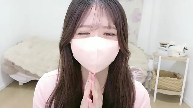 Snapshot of Yuinyaaa chatting on June 2026 10:42:01 AM Yuinyaaa online show from June 2026 10:42:01 AM