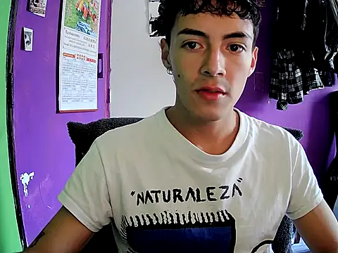 Snapshot of crisanto8 chatting on May 2026 08:26:01 PM crisanto8 online show from May 2026 08:26:01 PM