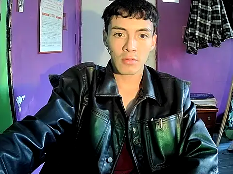 Snapshot of crisanto8 chatting on May 2026 10:30:02 PM crisanto8 online show from May 2026 10:30:02 PM