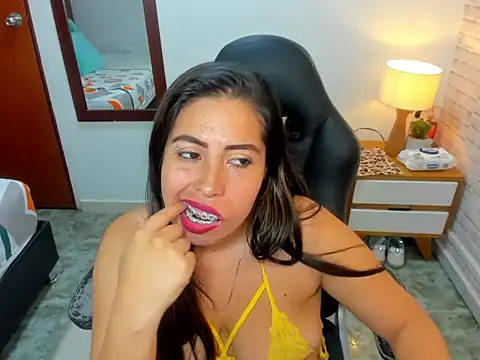 nikki nikoll online show from July 2026 05:08:01 AM