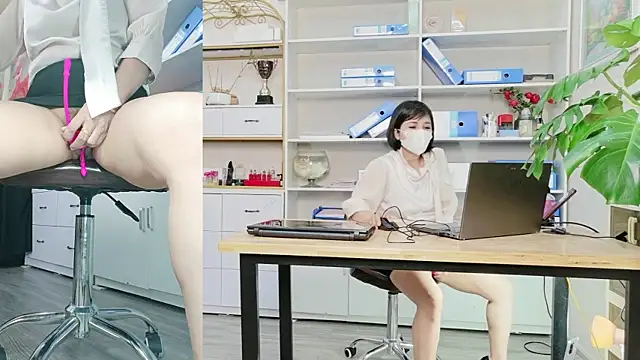 Julie-Rosee online show from June 2026 02:26:02 PM