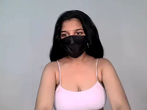 Snapshot of suzan_melly chatting on June 2026 05:40:02 AM suzan melly online show from June 2026 05:40:02 AM