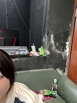 Shadowgril online show from May 2026 10:57:01 AM