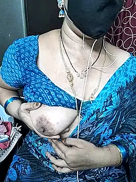 Snapshot of Leela_555 chatting on July 2026 08:43:02 AM Leela 555 online show from July 2026 08:43:02 AM