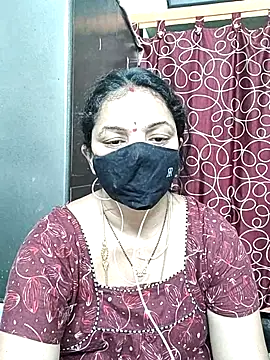 Snapshot of Leela_555 chatting on July 2026 11:09:02 PM Leela 555 online show from July 2026 11:09:02 PM