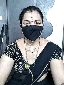 Snapshot of Leela_555 chatting on June 2026 05:01:02 AM Leela 555 online show from June 2026 05:01:02 AM