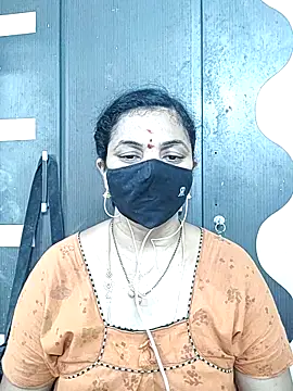 Snapshot of Leela_555 chatting on June 2026 01:04:01 AM Leela 555 online show from June 2026 01:04:01 AM