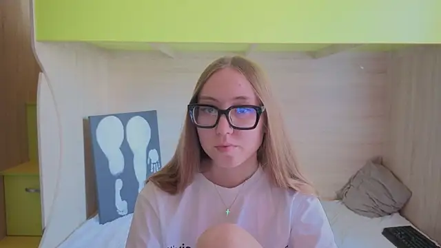 Snapshot of _kitti_meow_ chatting on July 2026 06:36:01 AM kitti meow online show from July 2026 06:36:01 AM
