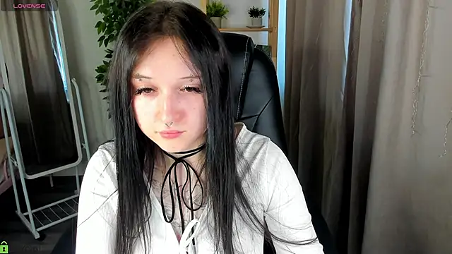 Snapshot of Emma-Blissa chatting on June 2026 01:00:01 AM Emma-Blissa online show from June 2026 01:00:01 AM