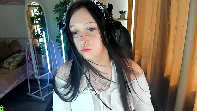 Snapshot of Emma-Blissa chatting on July 2026 08:21:02 AM Emma-Blissa online show from July 2026 08:21:02 AM