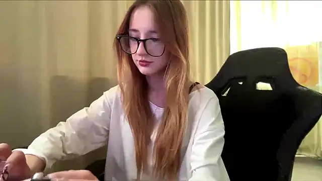 Snapshot of Sunshine_Kira chatting on May 2026 03:07:02 PM Sunshine Kira online show from May 2026 03:07:02 PM