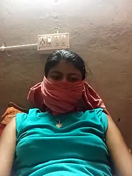 Snapshot of Tiyaasa chatting on May 2026 11:21:02 AM Tiyaasa online show from May 2026 11:21:02 AM