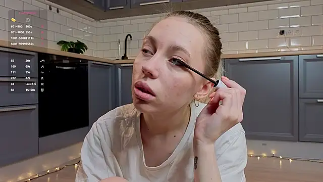 Snapshot of BlondeKelly chatting on May 2026 04:13:01 PM BlondeKelly online show from May 2026 04:13:01 PM