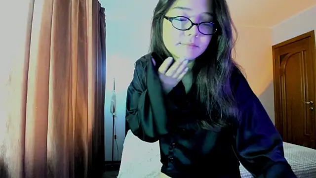 Snapshot of milana_marttt chatting on June 2026 06:52:02 AM milana marttt online show from June 2026 06:52:02 AM