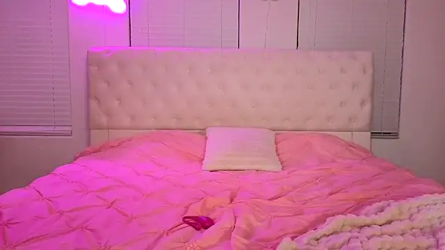 CocoRican online show from November 2025 07:45:02 AM