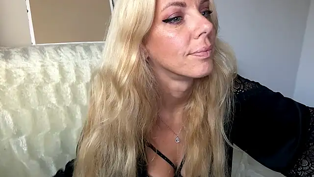 Snapshot of Allmaybe chatting on June 2026 04:39:01 PM Allmaybe online show from June 2026 04:39:01 PM