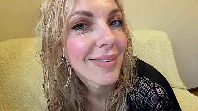 Snapshot of Allmaybe chatting on June 2026 04:40:02 PM Allmaybe online show from June 2026 04:40:02 PM