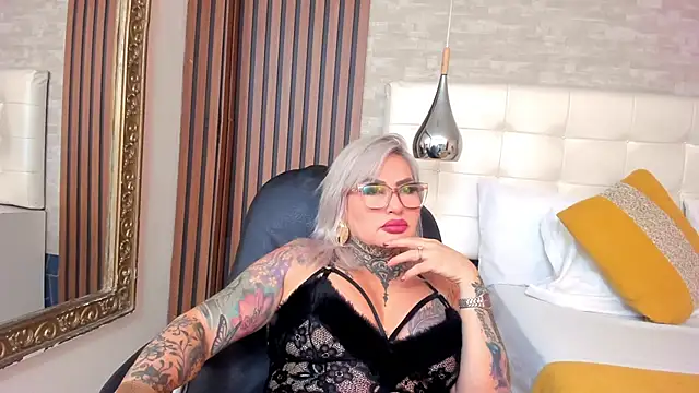 ArianaMora online show from May 2026 12:00:02 PM