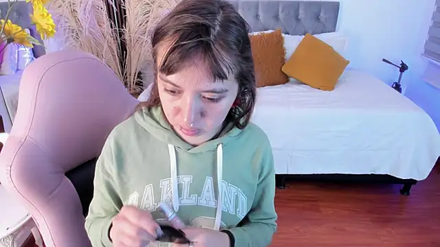Snapshot of Scarlett__Cooper__1 chatting on June 2026 11:43:01 AM Scarlett Cooper 1 online show from June 2026 11:43:01 AM