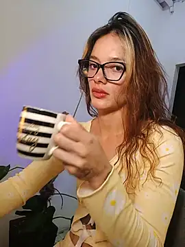 Snapshot of karenarango chatting on June 2026 08:36:02 AM karenarango online show from June 2026 08:36:02 AM