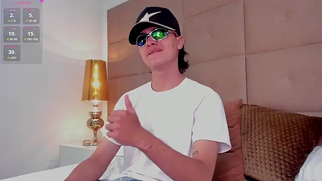 Snapshot of Ohricky chatting on June 2026 05:24:01 AM Ohricky online show from June 2026 05:24:01 AM