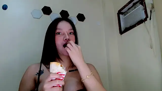 Snapshot of slutty_anna29 chatting on June 2026 03:17:01 PM slutty anna29 online show from June 2026 03:17:01 PM