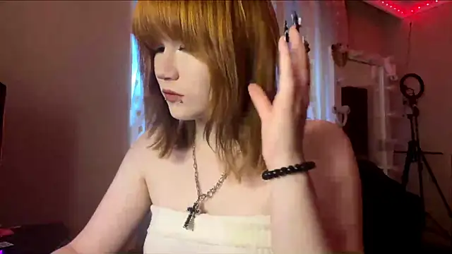 Snapshot of HelloKinki chatting on May 2026 05:19:02 PM HelloKinki online show from May 2026 05:19:02 PM