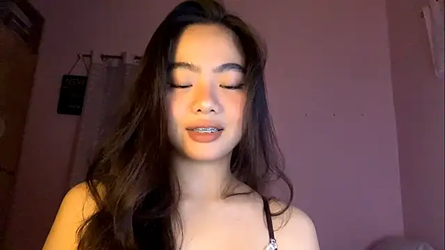 EnchantingEscalade online show from May 2026 06:28:01 PM