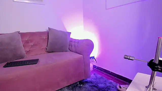 Snapshot of Vaelina_ chatting on June 2026 10:58:01 PM Vaelina online show from June 2026 10:58:01 PM