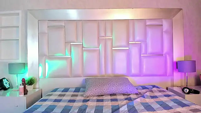 nikki belle online show from May 2026 08:31:02 PM