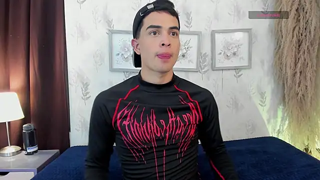 Snapshot of willy_diamond chatting on July 2026 08:17:01 PM willy diamond online show from July 2026 08:17:01 PM